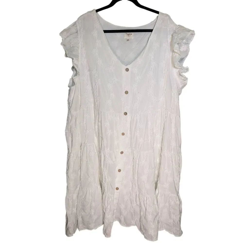Hayden White Textured Floral Button Tiered Dress Women's 3XL